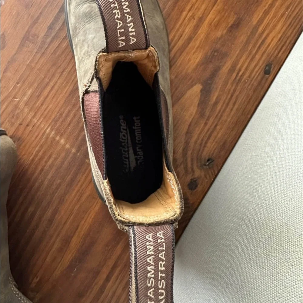 Blundstone Rustic Brown Chelsea Boots - Picture 4 of 5